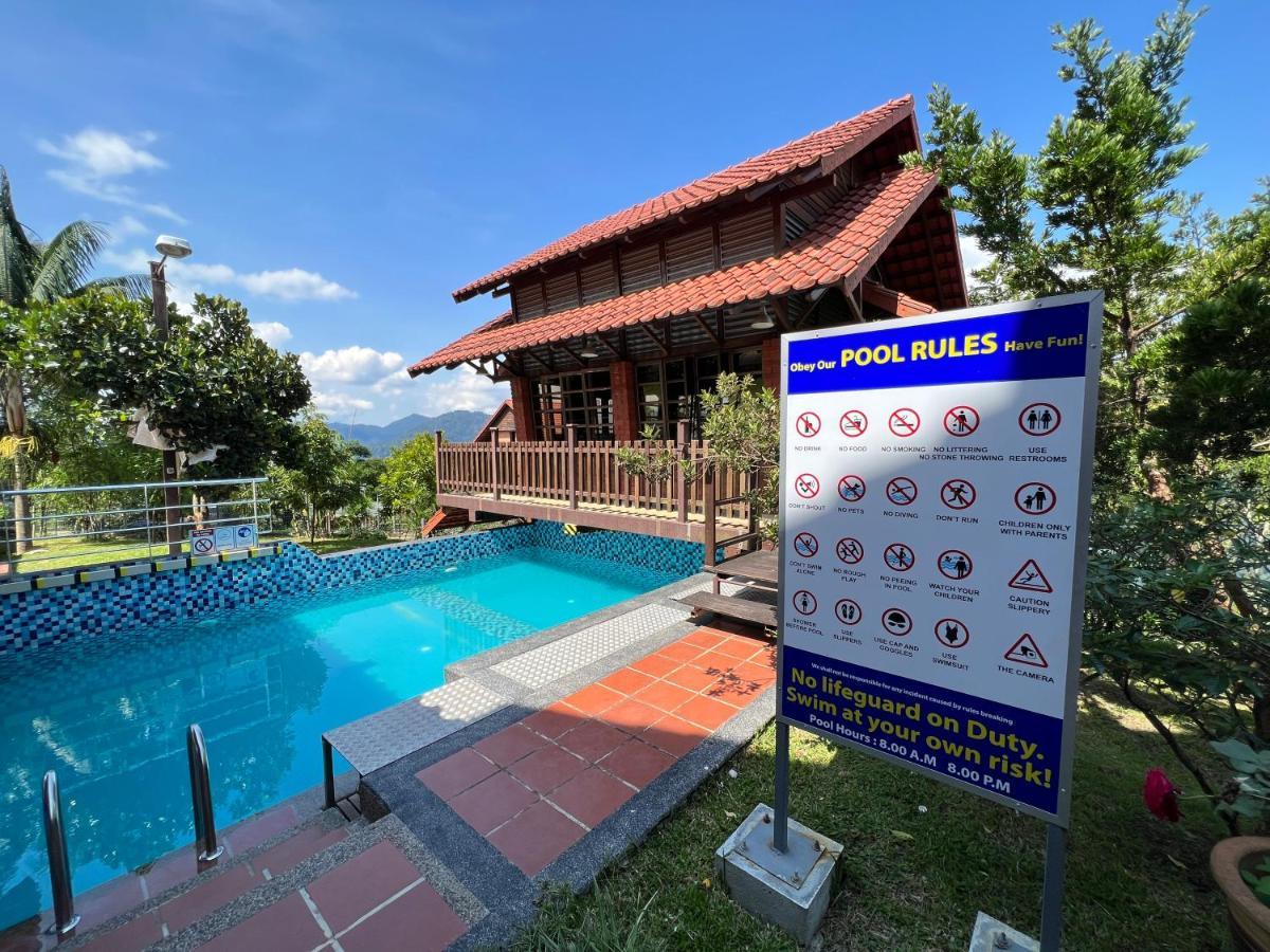 Red House The Garden Stay In Bukit Tinggi By Play Bentong Buitenkant foto