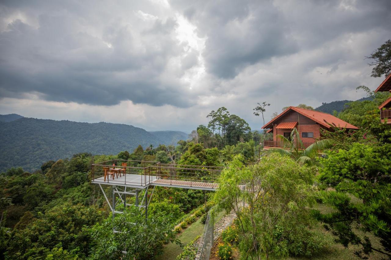 Red House The Garden Stay In Bukit Tinggi By Play Bentong Buitenkant foto