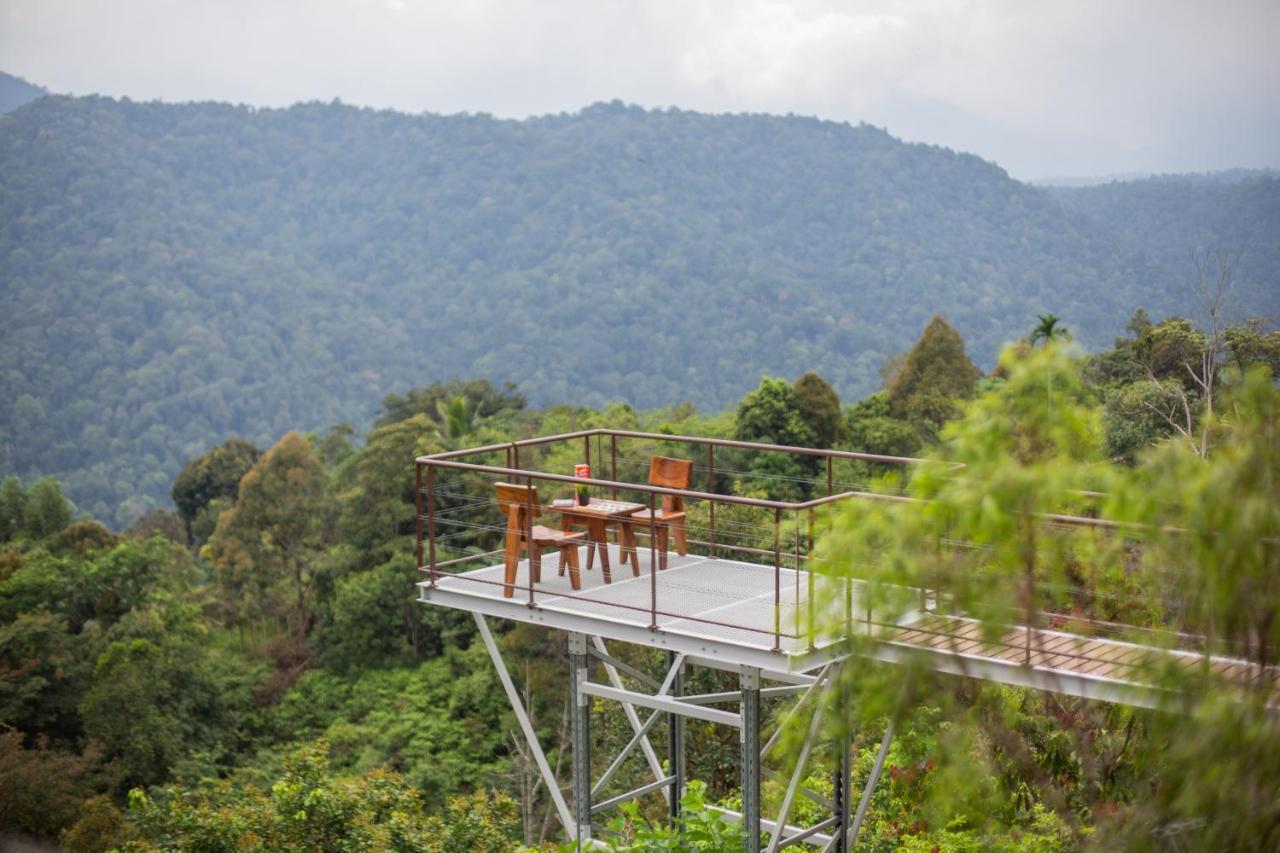 Red House The Garden Stay In Bukit Tinggi By Play Bentong Buitenkant foto